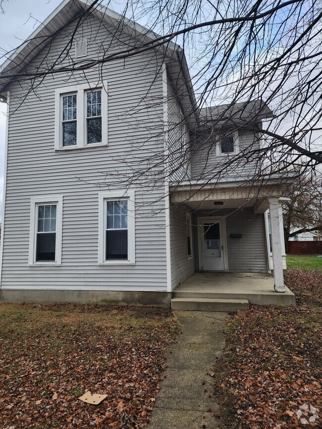 Building Photo - 202 W Locust St