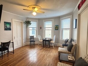 Building Photo - 6 Bayard St