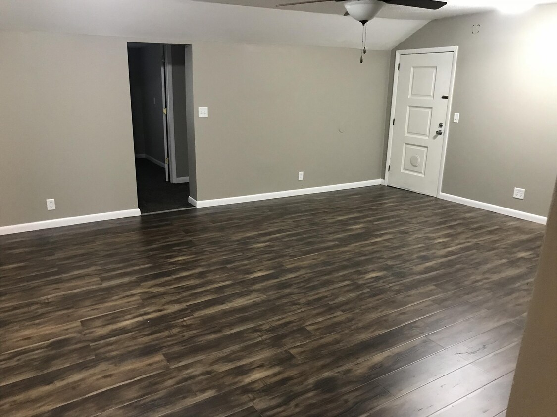 28 W Short St, Amboy, IL 61310 House Rental in Amboy, IL
