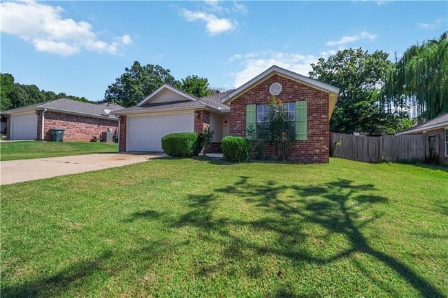 Foto del edificio - 1156 Oleander Ln