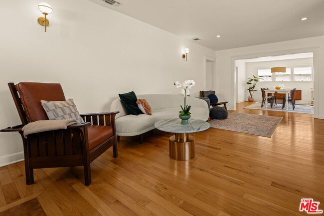 Building Photo - 944 S Hudson Ave