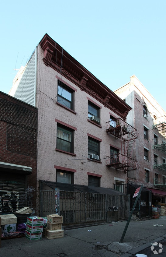 Building Photo - 201 Mott St