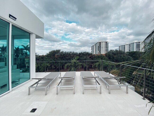 Foto del edificio - 243 Venetian Dr