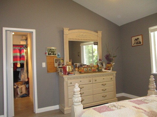 Foto principal - 8435 Burnet Ave