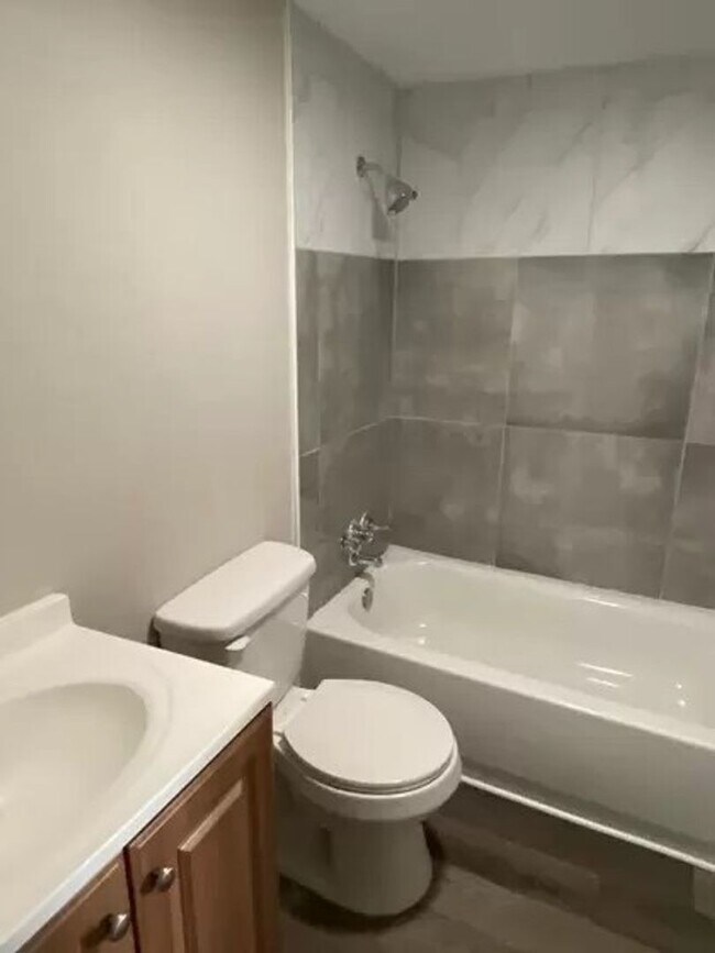 Building Photo - RENOVATED 3 Bedroom, 2 Bath Ranch Home