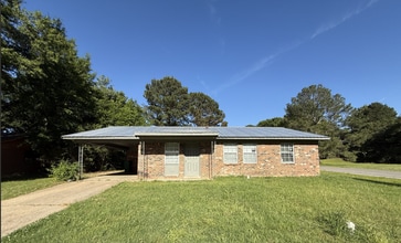 Building Photo - 3086 Beasley Dr