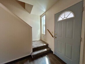 Building Photo - 1308 N Brooklane St
