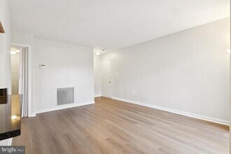 Building Photo - 108 Westwick Ct