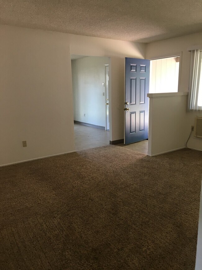 Building Photo - Citrus Heights Home - Just reduced!