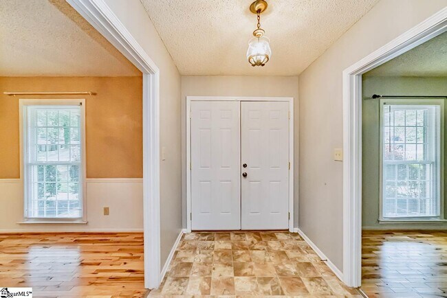 Building Photo - 125 Fieldstone Rd