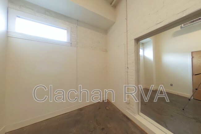 Building Photo - 301 Goshen St