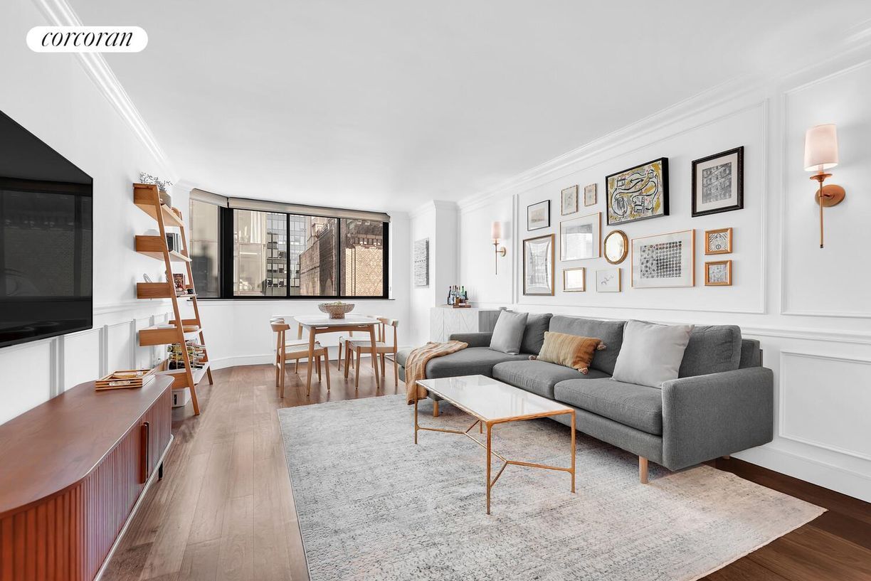 Primary Photo - 280 Park Ave S