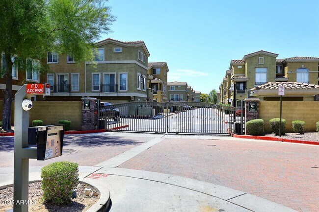 Foto del edificio - 18250 N Cave Creek Rd