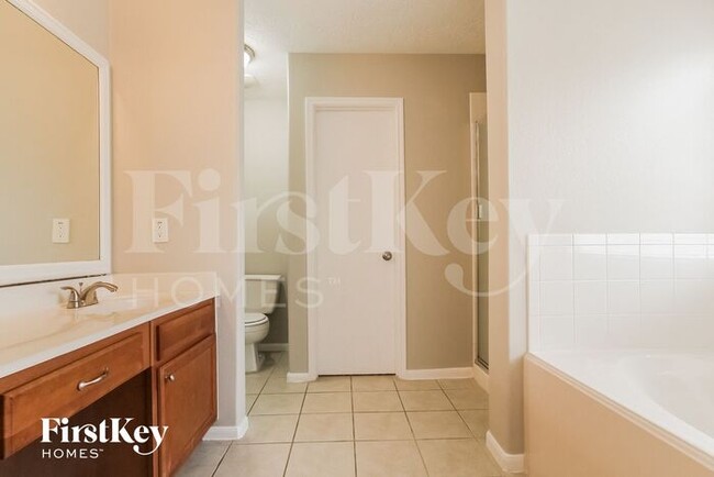 Building Photo - 1806 Adobe Falls Dr