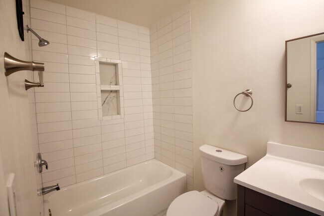 Foto del edificio - 14306 Riverside Dr
