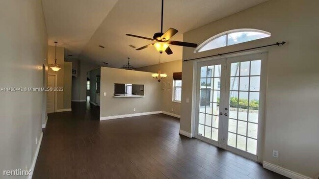 Foto del edificio - 3 br, 2 bath House - 4948 SW 151st Ave