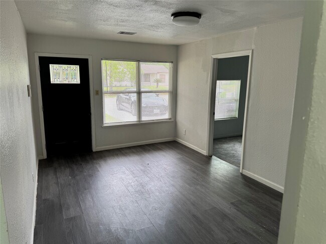 Foto del edificio - 4215 Botany Ln