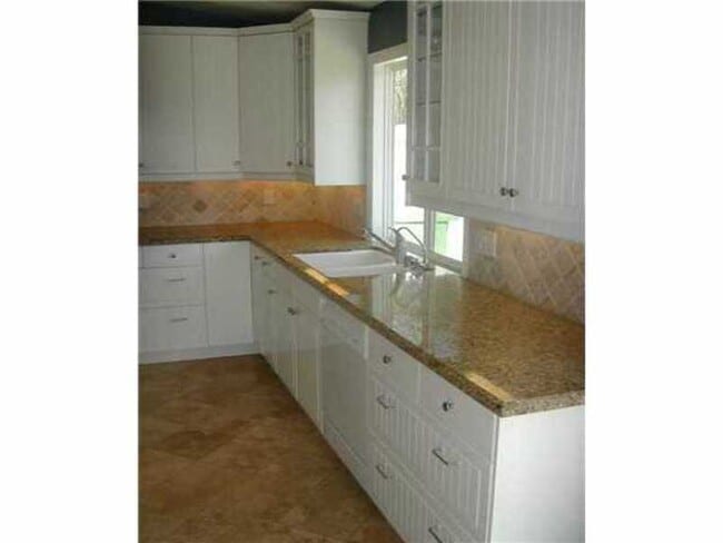 Building Photo - 131 Nixon Cir