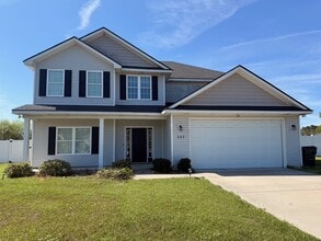 Building Photo - 117 White Oak Dr NE