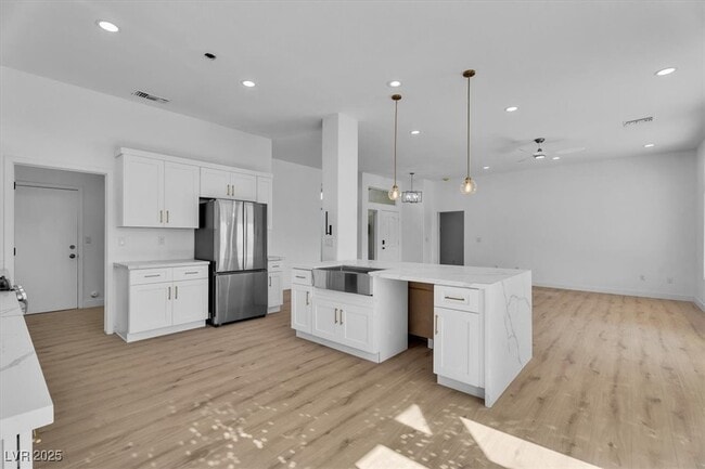 Foto del edificio - 2652 Youngdale Dr