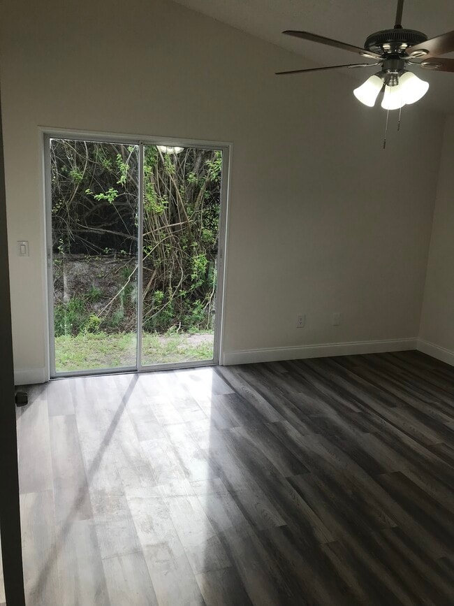 Foto del edificio - 1340 18th Ave SW