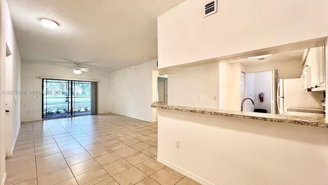 Building Photo - 3021 Alcazar Pl