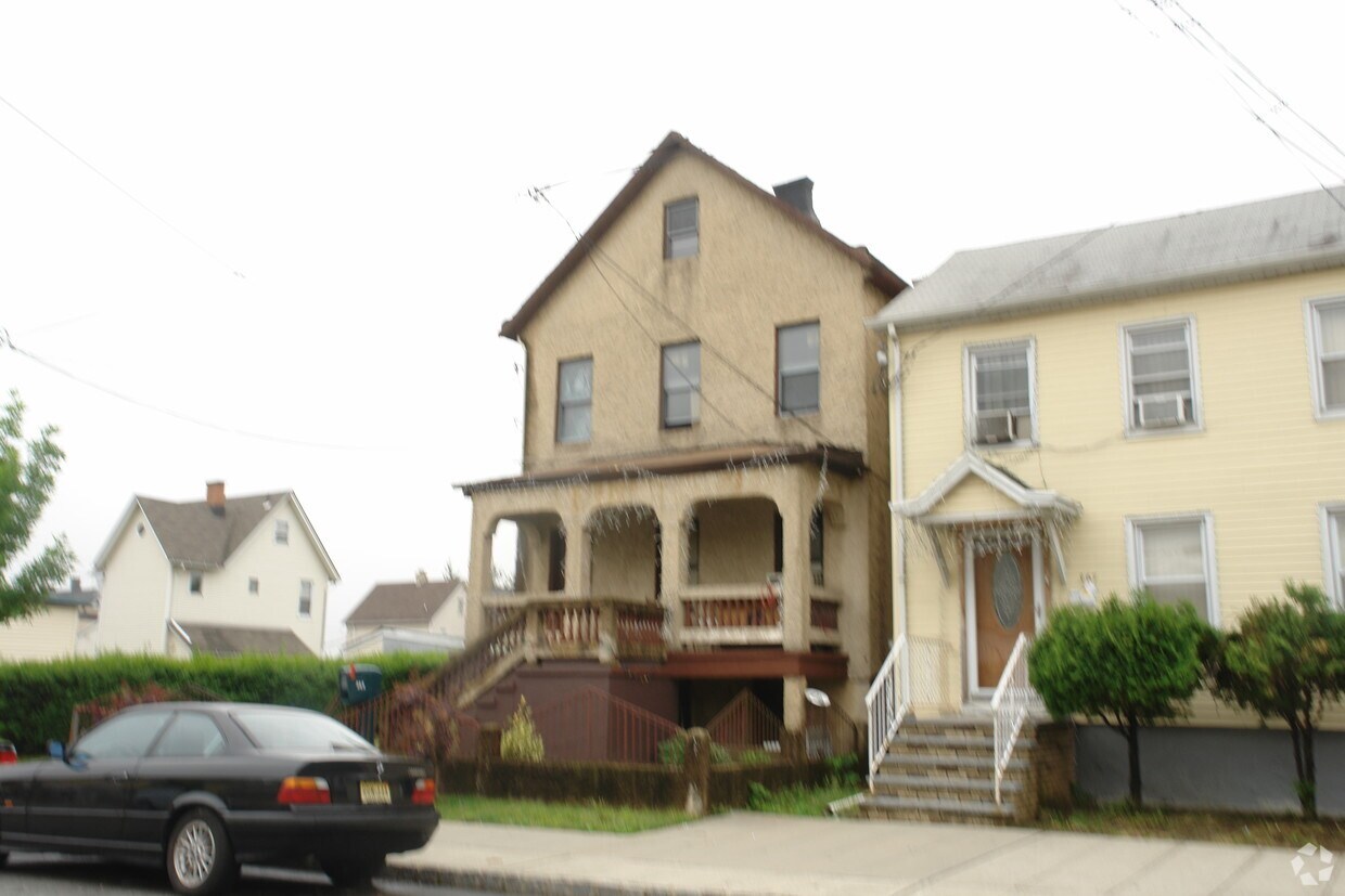 Primary Photo - 365 Washington St