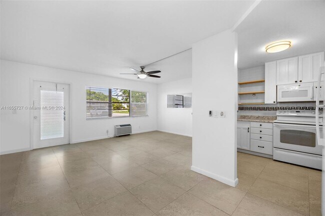 Building Photo - 163 Lyndhurst L
