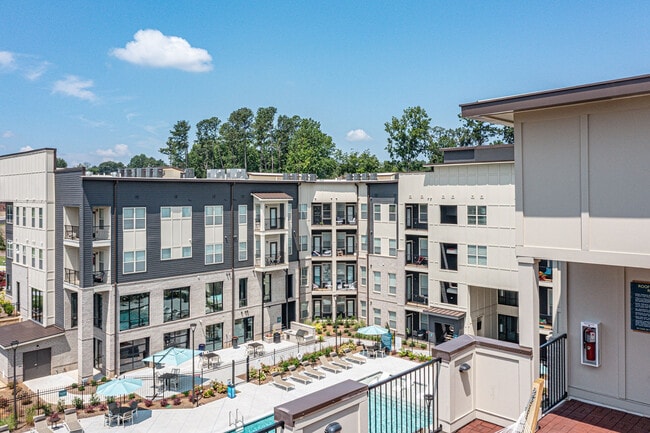 Building Photo - The Rey on Reynolds