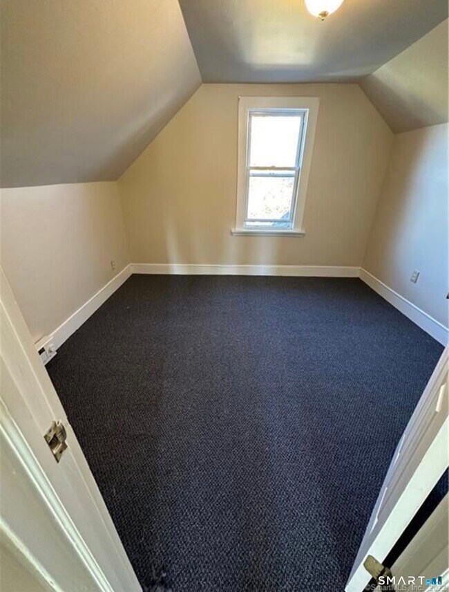 Building Photo - 34 York St