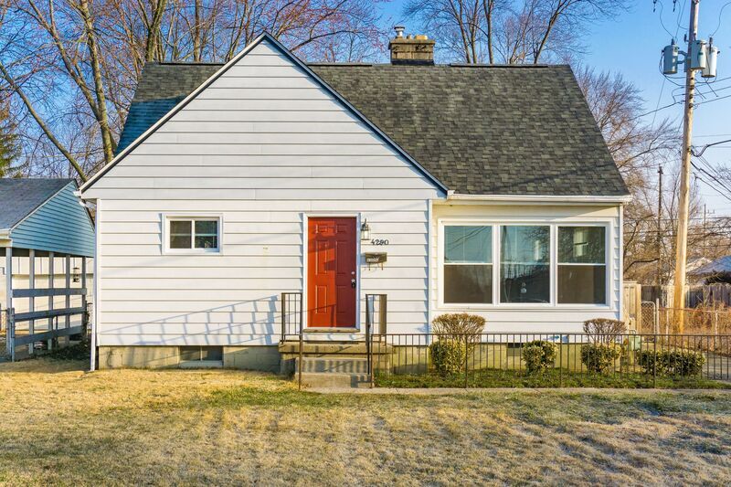 Foto principal - 4290 Mayflower Blvd