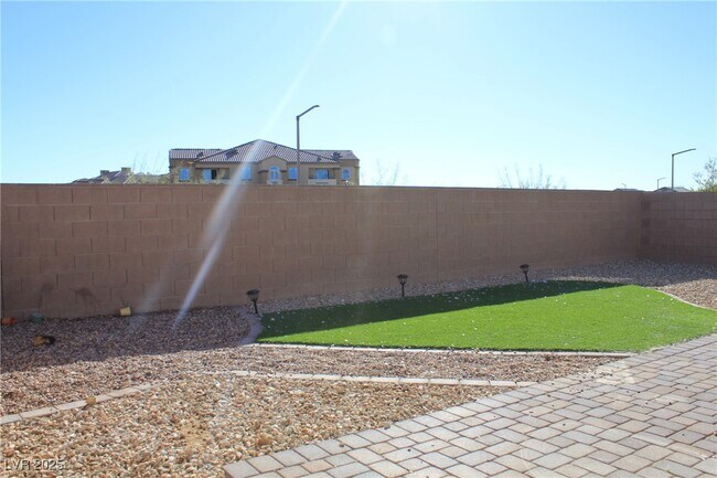 Foto del edificio - 7632 Bandon Cliffs St