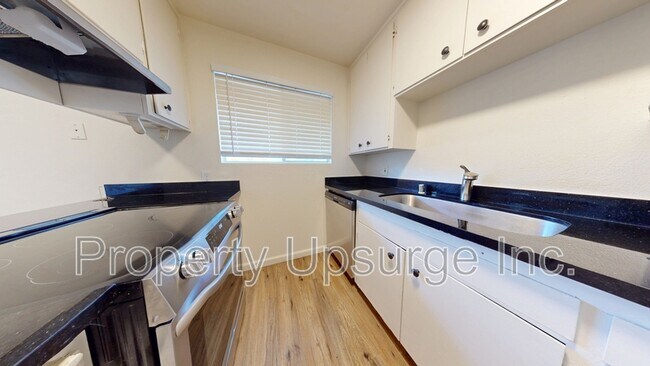 Foto del edificio - 445 Nelson Ave