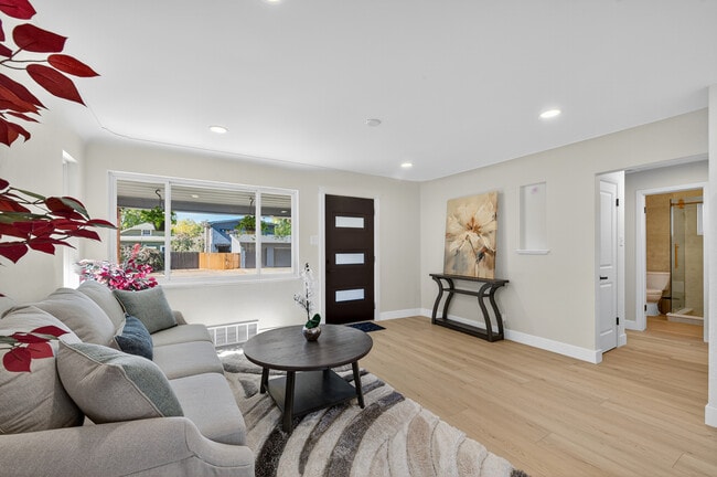 Photo - 1856 S Steele St House