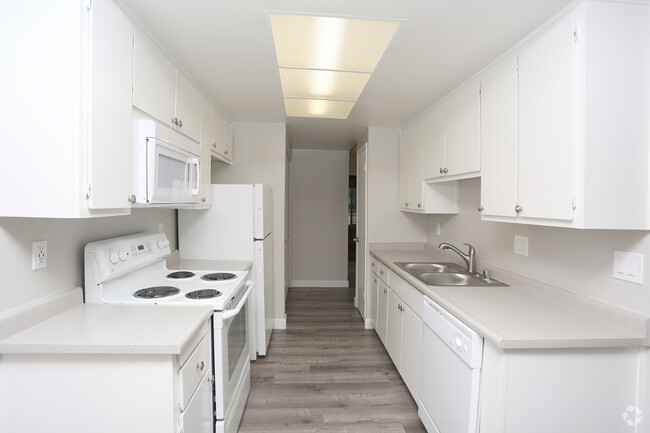 Interior Photo - Riverbelle Park Apartments