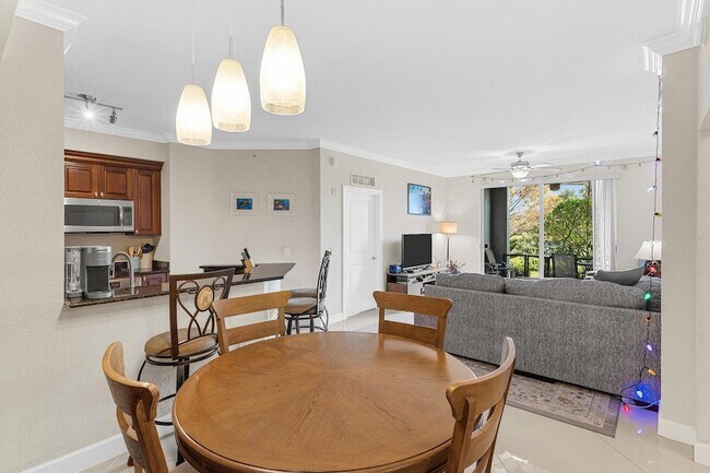 Foto del edificio - 1660 Renaissance Commons Blvd