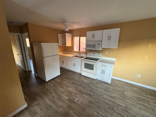 Foto del edificio - 2131 Lincoln St