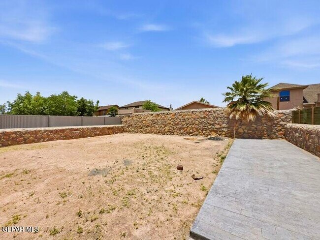Foto del edificio - 13265 New Britton Dr