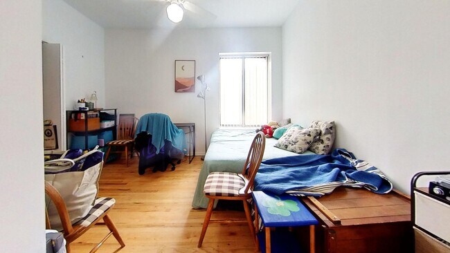 Foto del edificio - Raised First Floor Southport Corridor 2 Be...