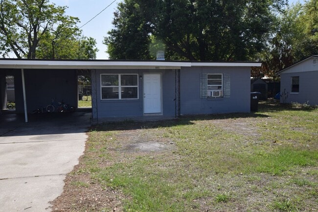 Building Photo - 104 W Lancaster Rd