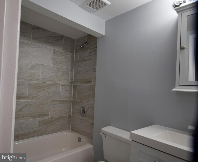 Building Photo - 13386 Hungerford Pl