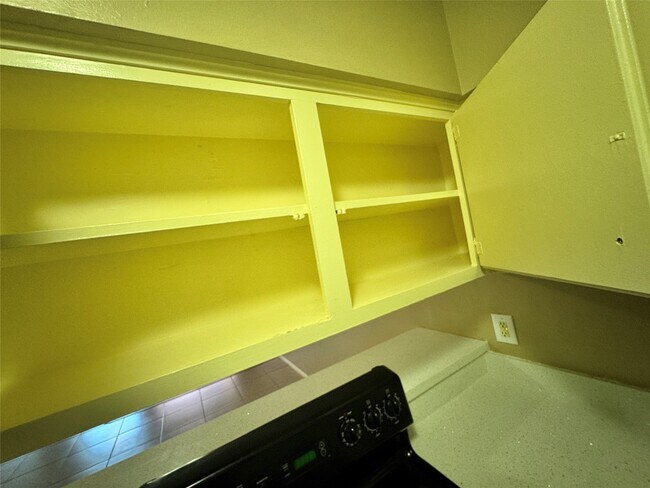 Foto del edificio - 2201 N Grand Blvd