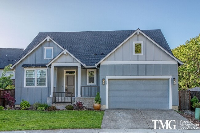 Building Photo - Beautiful 4 Bed 2.5 Bath Modern Home in Ri...