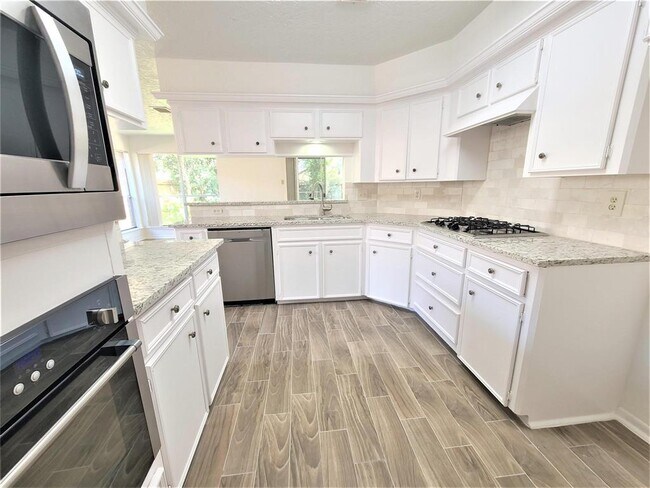 Building Photo - 915 Valley Ranch Dr