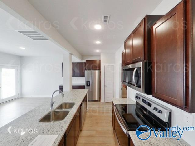 Foto del edificio - 6028 Taramore Ln NW