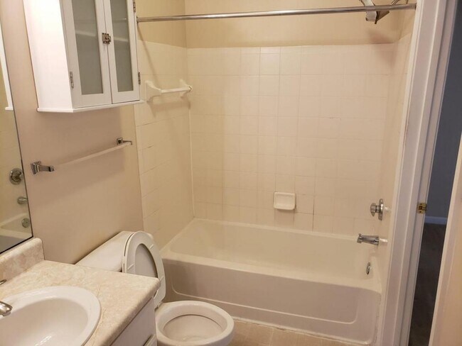 Foto del edificio - 17966 Villa Creek Dr