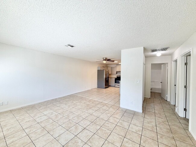 Foto del edificio - AVAILABLE NOW!! 2 Bedroom 1 Bathroom Apartment in Cathedral City!
