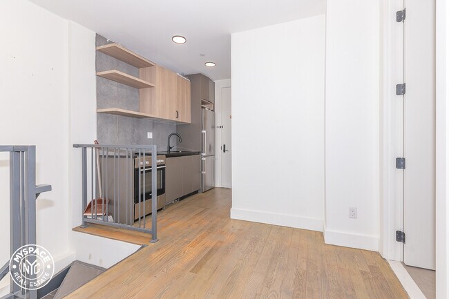 Foto del edificio - 171 Linden Blvd