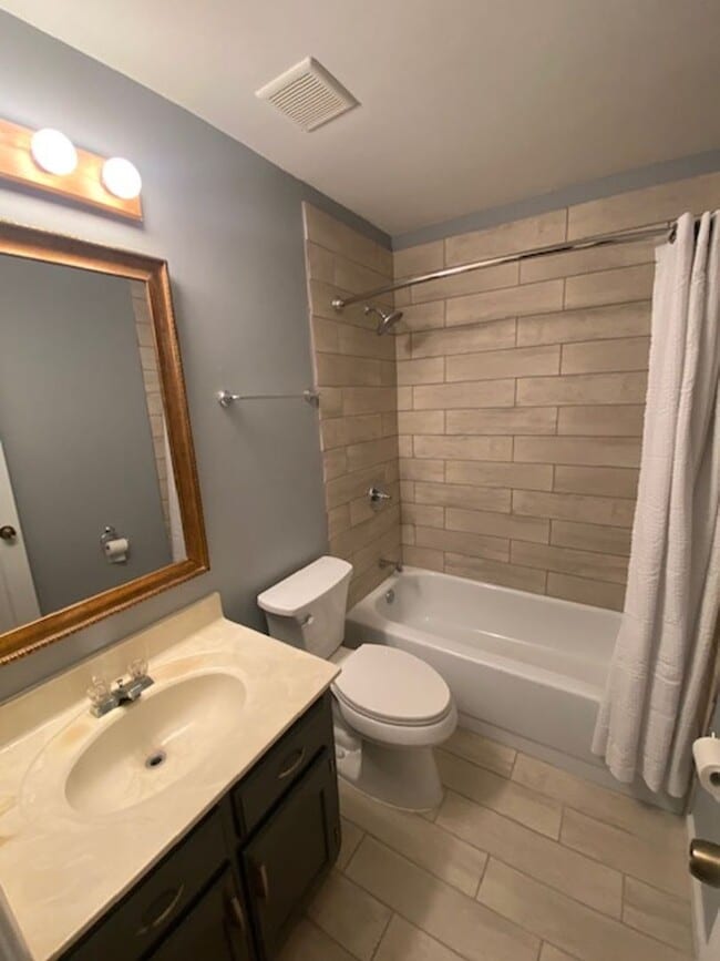 Building Photo - Renovated 3 Bedroom 2 Bath Home for Rent!!