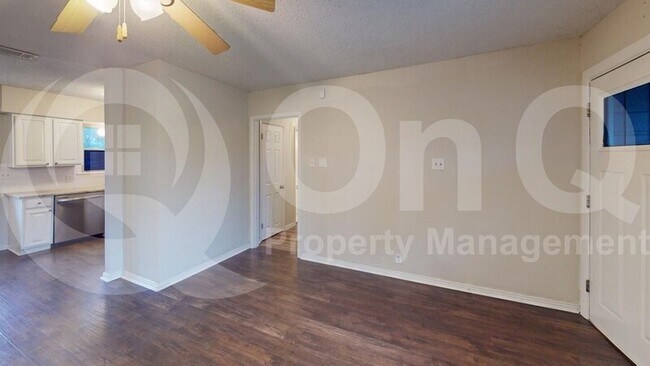 Foto del edificio - 2627 Hearthstone Dr